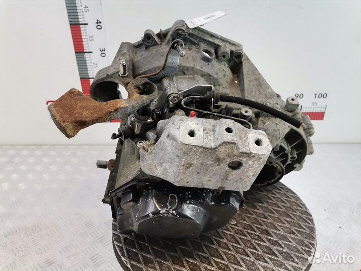 МКПП (механическая коробка переключения передач) V