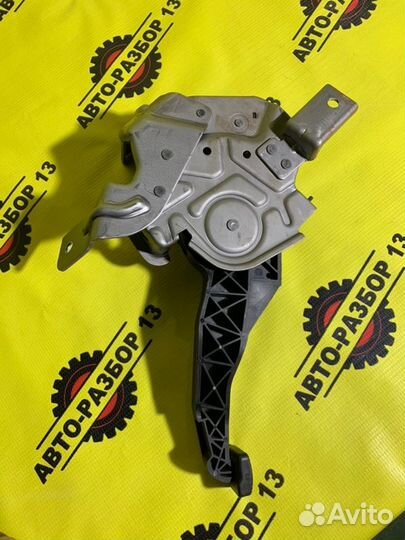 Педаль стояночного тормоза Kia Sportage QL 2.0