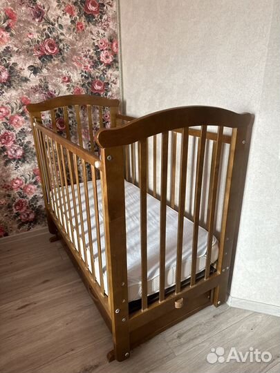 Кровать детская массив с матрасом