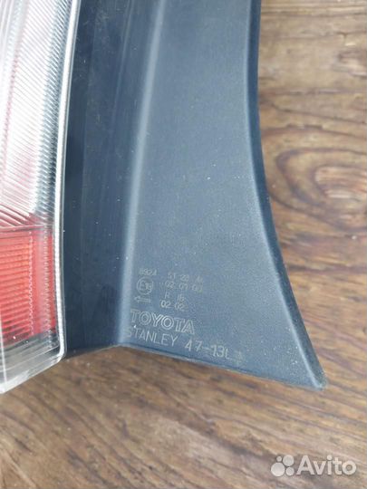 Фонарь задний левый Toyota Prius 2 NHW20