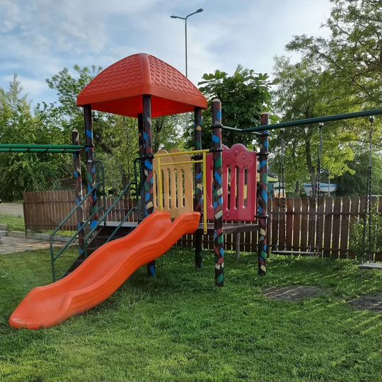 Дом 10 м² на участке 1 сот.