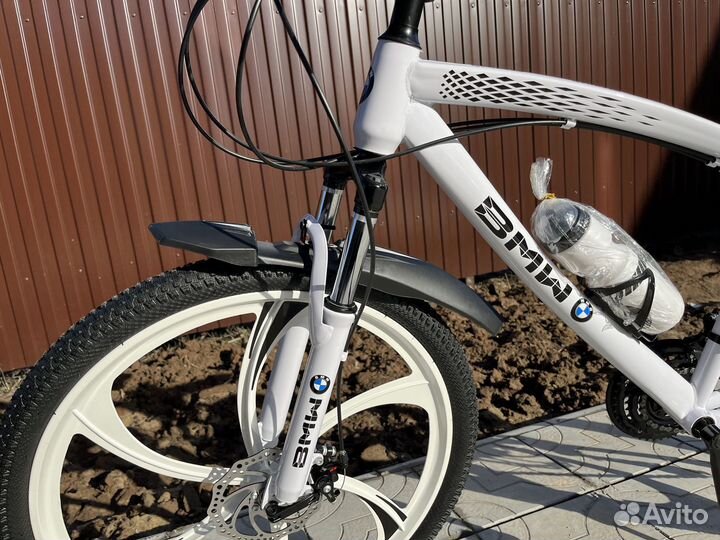 Скоростной велосипед на литых дисках