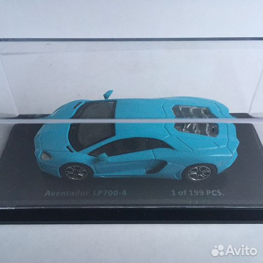 Модель Lamborghini Aventador 1/64 Kyosho