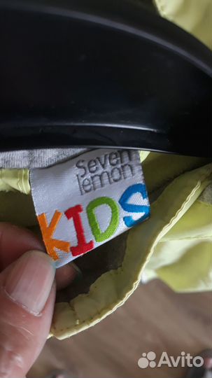 Ветровка желтая 128