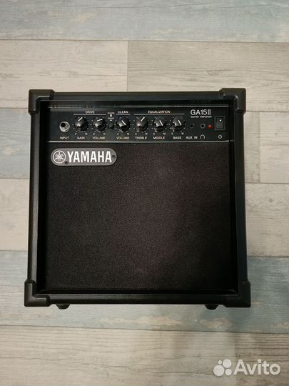 Гитарный комбоусилитель