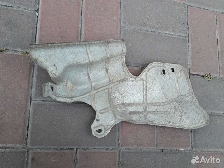 Термоэкран переднего редуктора Mercedes W211