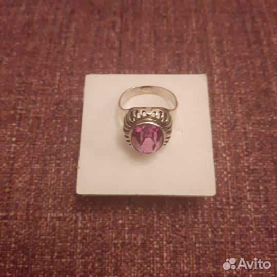 Серебряное кольцо с аметистом в позолоте 875 пробы