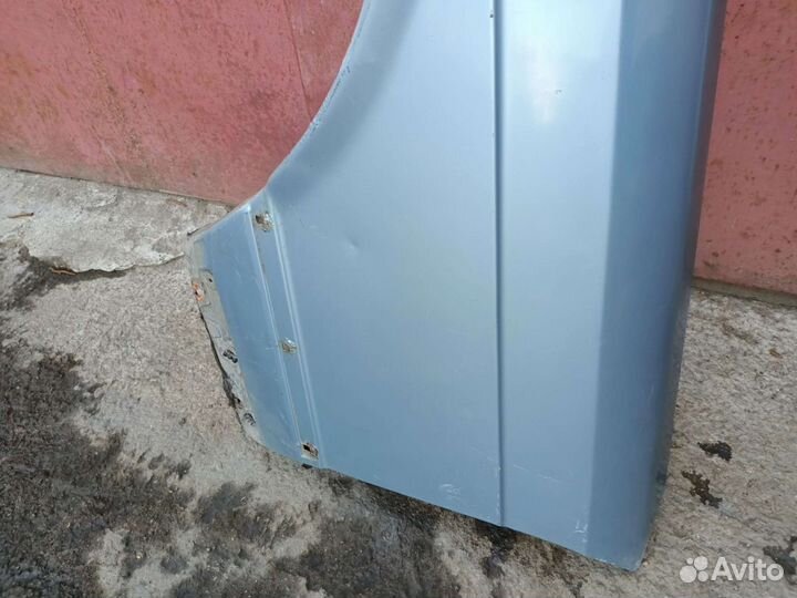 Крыло левое Mercedes W126