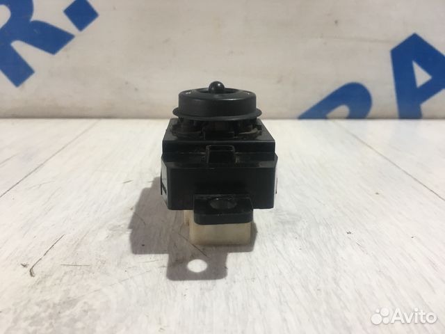 Блок управления зеркалами KIA cerato 2 1.6 мт седа