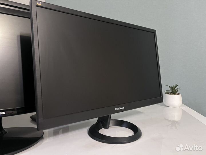 Мониторы разные 22-24 дюйма