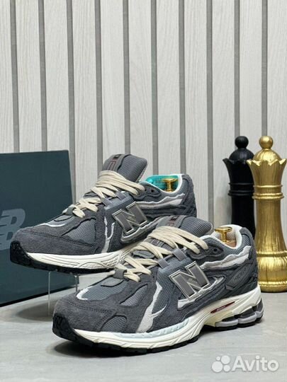 Кроссовки мужские New Balance 2002 r