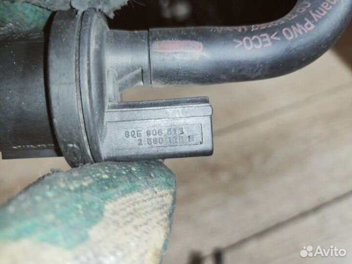 Шланг вентиляции картерных газов Volkswagen Golf 5