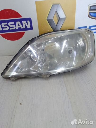 Фара Renault logan Лев