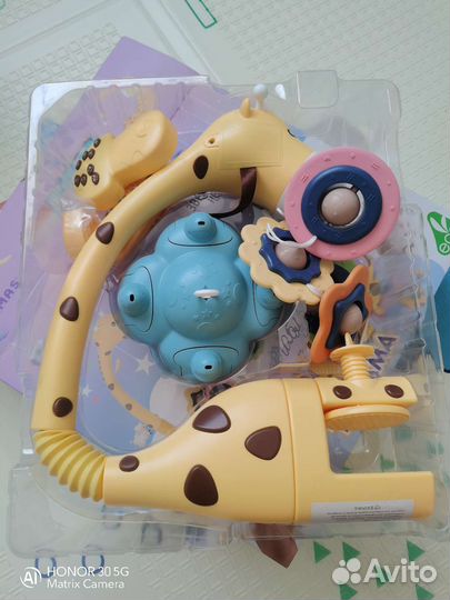 Мобиль на кроватку новый