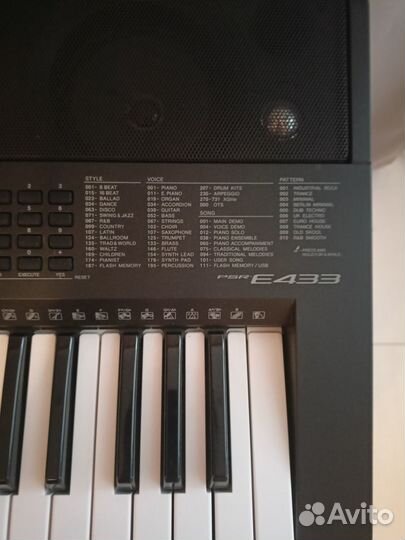 Синтезатор Yamaha PSR-E433