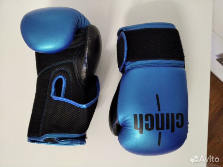Боксерские перчатки Clinch Aero, 10 oz