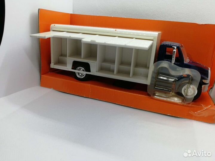 Модель international 4200i 1/43