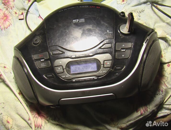 Бумбокс LG с флешкой