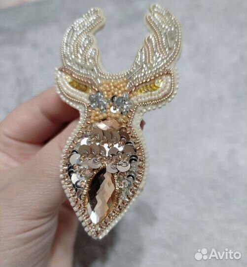 Брошь олень
