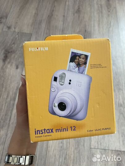 Фотоаппарат мгновенной печати instax mini 12