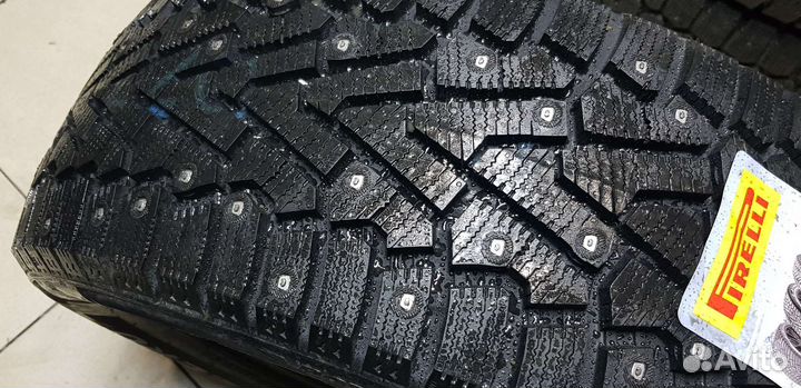 Pirelli Ice Zero 225/50 R17