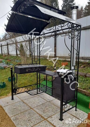 Мангал с крышей