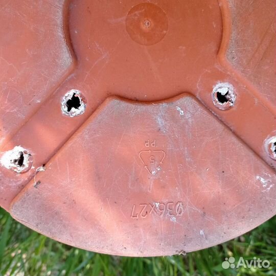 Большой цветочный горшок