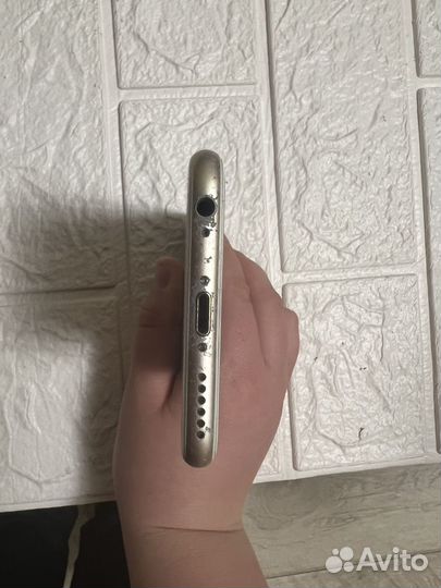 iPhone 6S, 64 ГБ