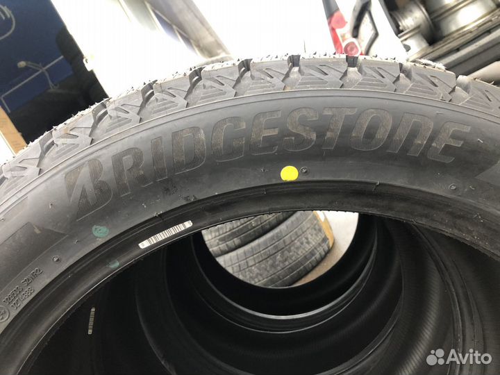 Bridgestone Blizzak DM-V3 285/45 R22 110T