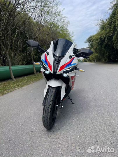 Электромотоцикл BMW RR