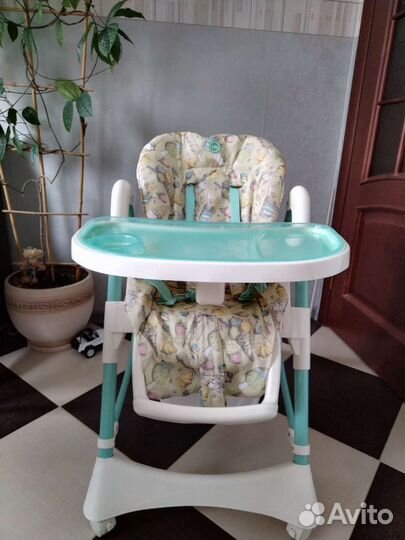 Стульчик для кормления Happy Baby Kevin