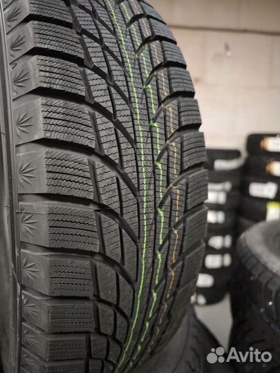 Kumho WinterCraft Ice Wi51 215/50 R17 95T