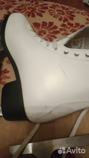 Коньки фигурные женские 39 размер