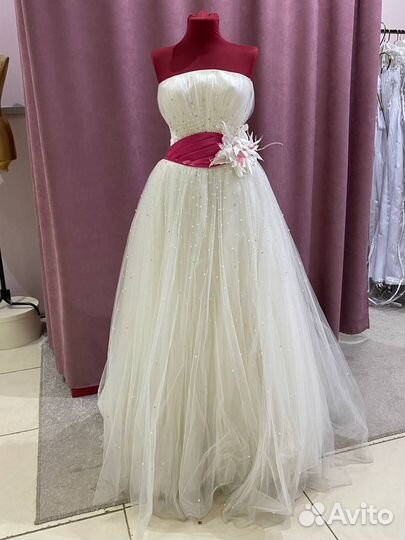 Свадебное платье новое 44 46