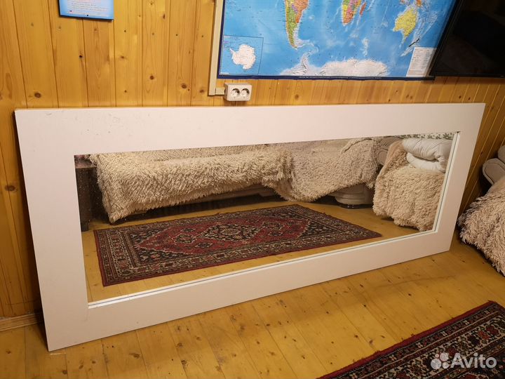 Большое настенное зеркало