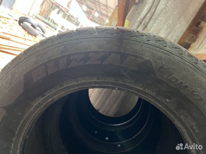 Bridgestone Blizzak DM-V2 285/60 R18