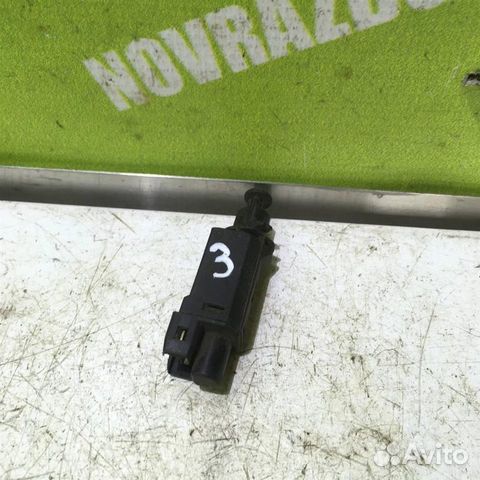 Датчик включения стопсигнала Фольксваген Пассат