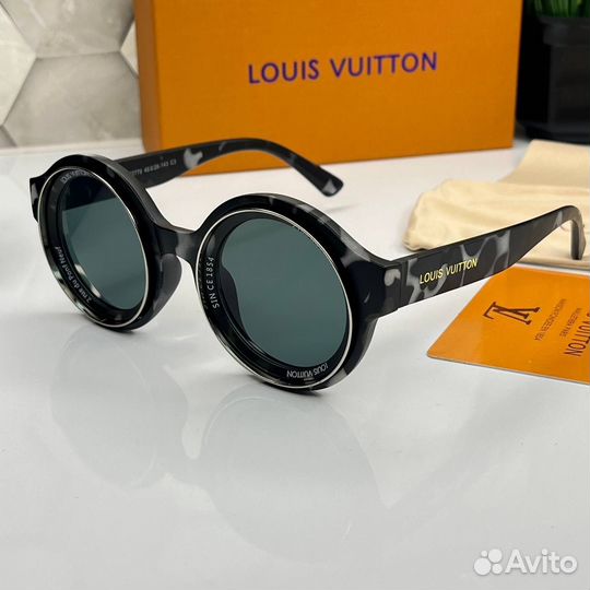 Солнцезащитные очки Louis Vuitton