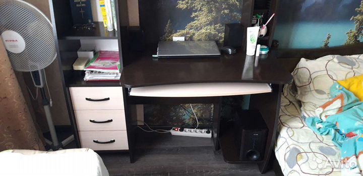 Компьютерный стол