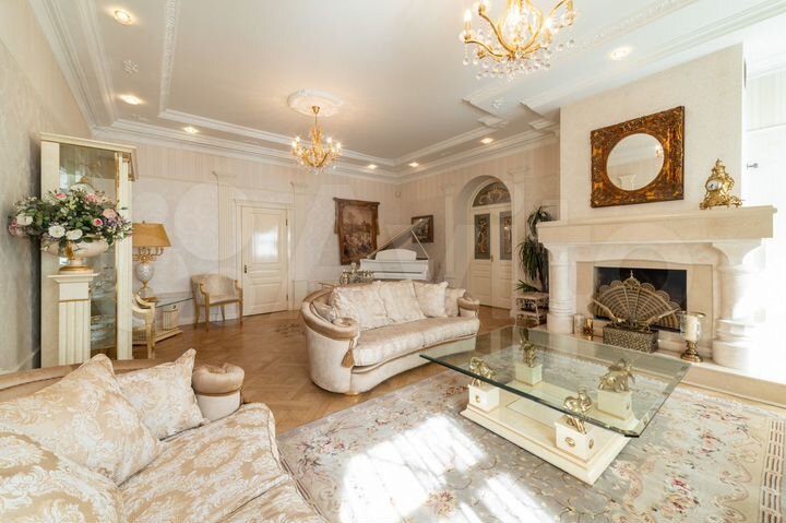 Коттедж 580 м² на участке 15 сот.