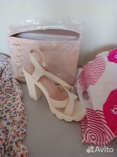 Нарядное платье