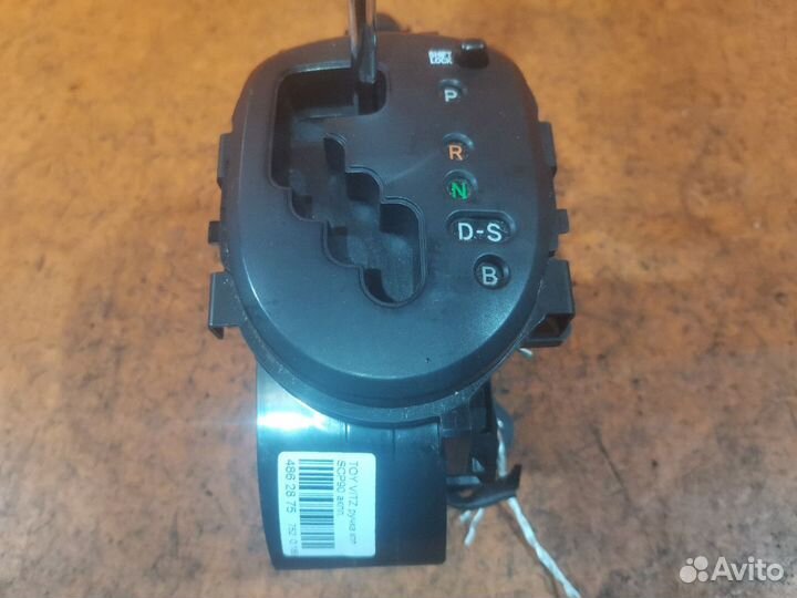 Ручка кпп на Toyota Vitz SCP90