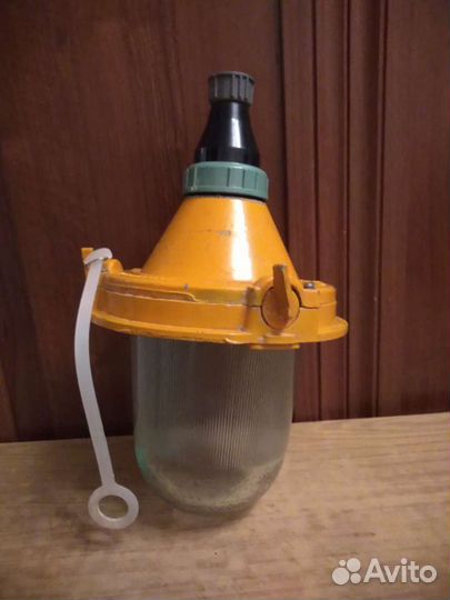 Фонарь уличный навесной СССР