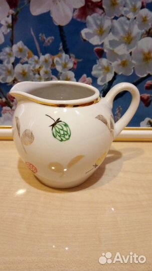 Молочники Пролетарий, Клевер крыжовник Тюльпаны