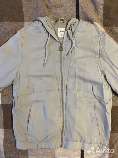 Верхняя одежда/футболки/кофты