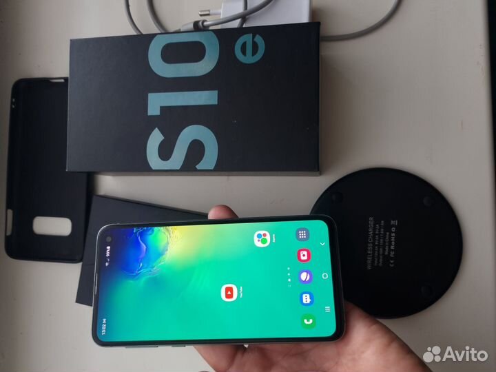 Samsung Galaxy S10e, 6/128 ГБ