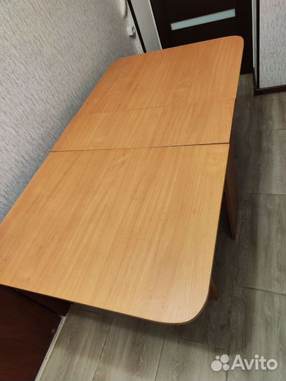 Стол книжка