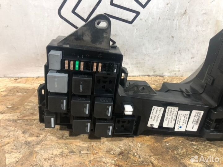 Блок предохранителей Jaguar Xf 1