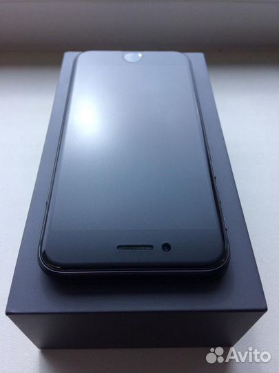 Телефон iPhone 8 128