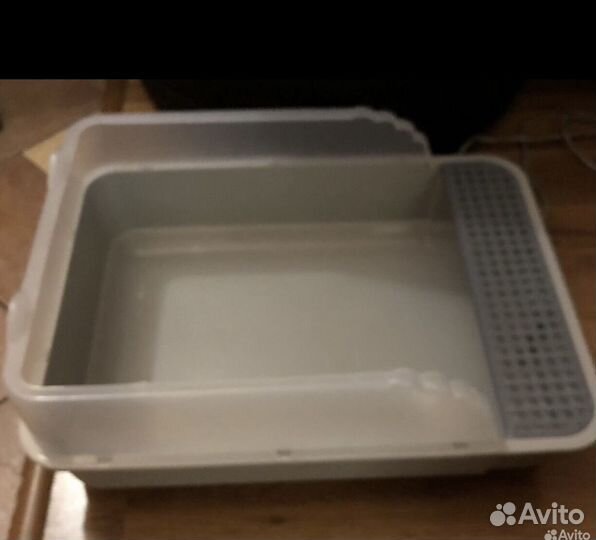 Товары для кошек:лоток,когтеточка,рыбка,игрушка